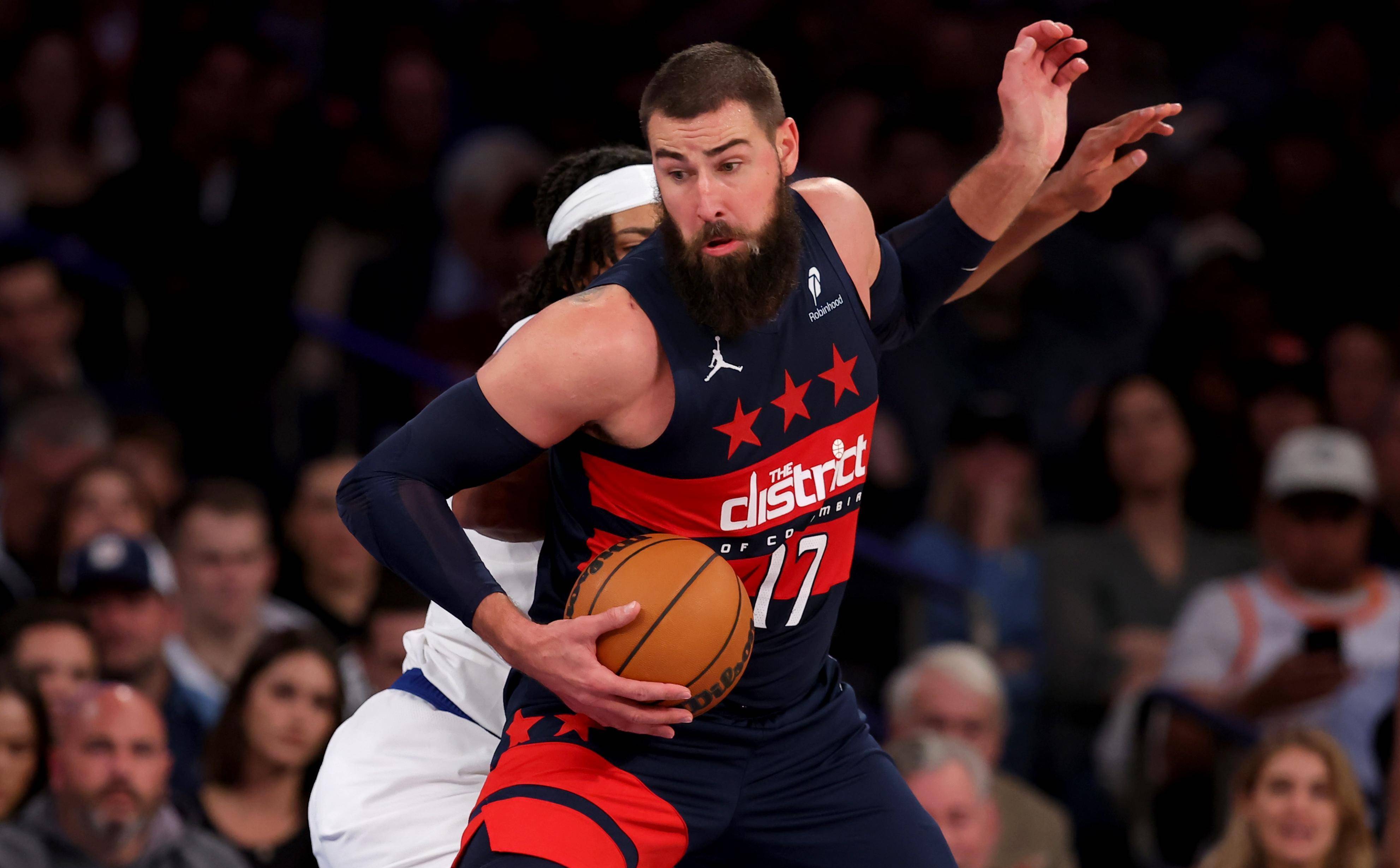 诺曼接受采 诺曼接受采