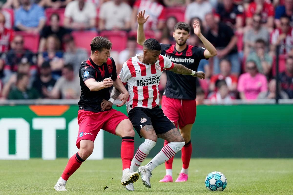 上海海港豪取连胜（上海海港连战连捷）