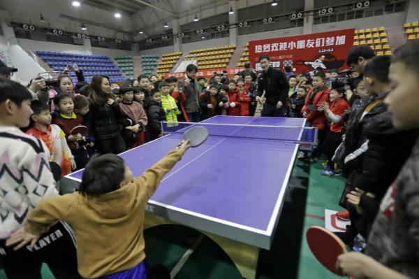 图片报：巴萨希望签下一名左边锋，正关注莱比锡的迪奥曼德（图片报：巴萨想引进左边锋，盯上莱比锡的迪奥曼德）